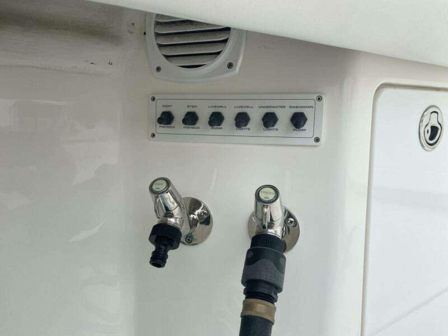 2006 Cabo 40 Express - BUZZ CATCHER