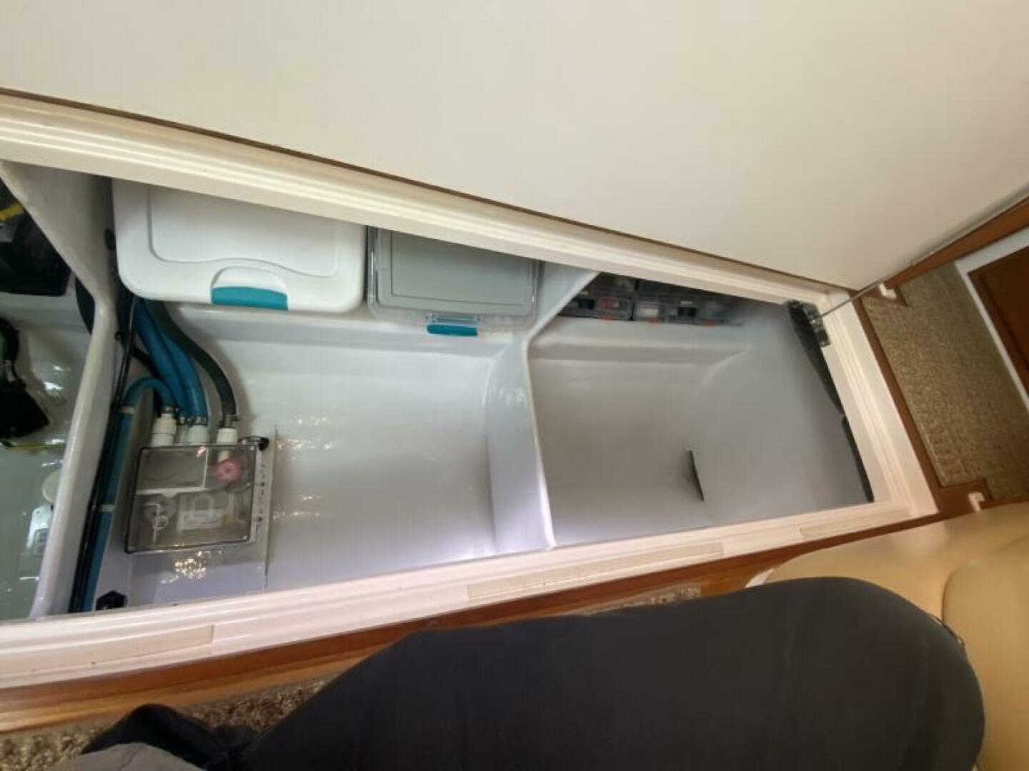 2006 Cabo 40 Express - BUZZ CATCHER