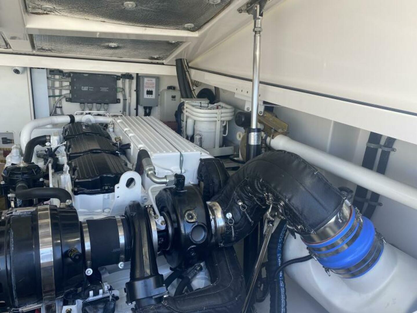 2006 Cabo 40 Express - BUZZ CATCHER