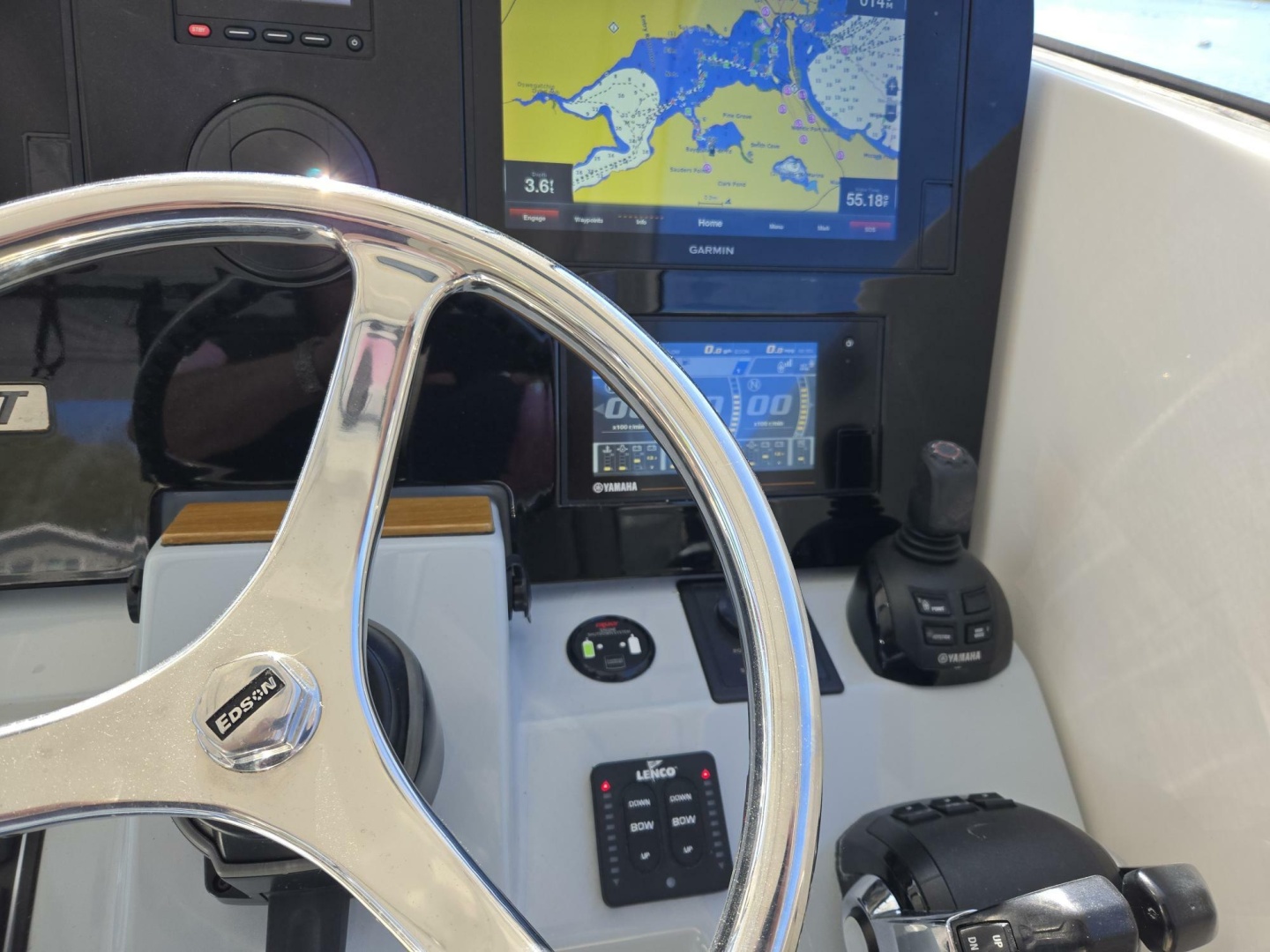 Pursuit 355 Offshore — LIBERTY - Photo 32