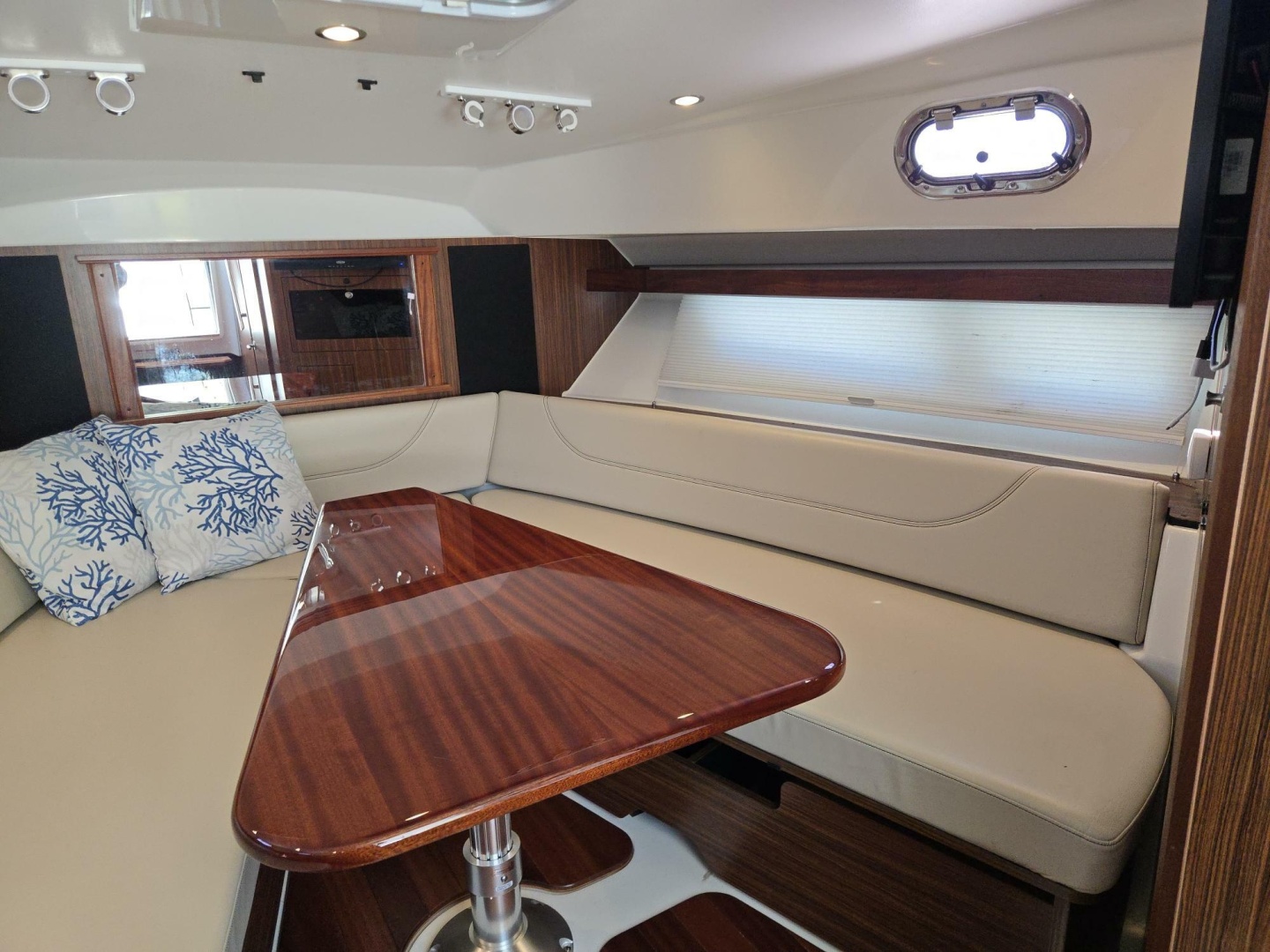 Pursuit 355 Offshore — LIBERTY - Photo 25