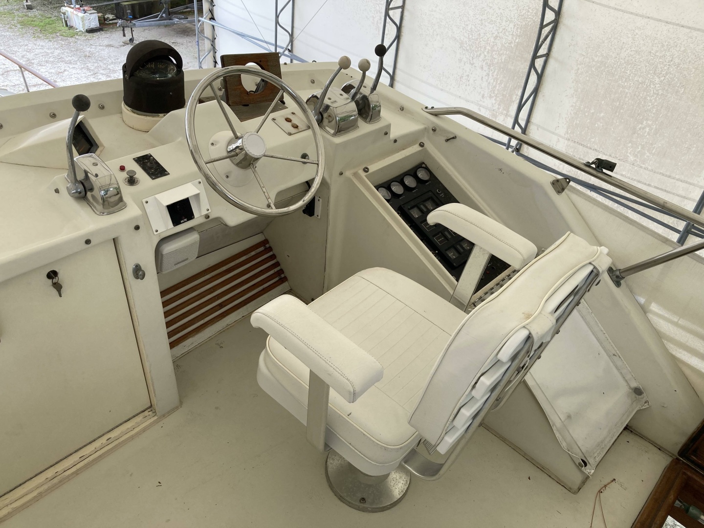 Moonriver 45ft Chris Craft Yacht For Sale Moonriver 45ft Chris Craft Yacht For Sale