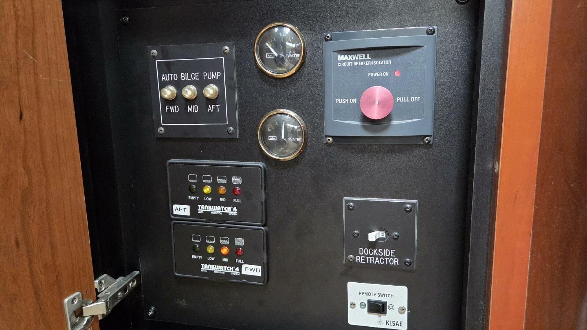 Always Friday 44ft Cruisers Yachts Yacht For Sale Always Friday 44ft Cruisers Yachts Yacht For Sale