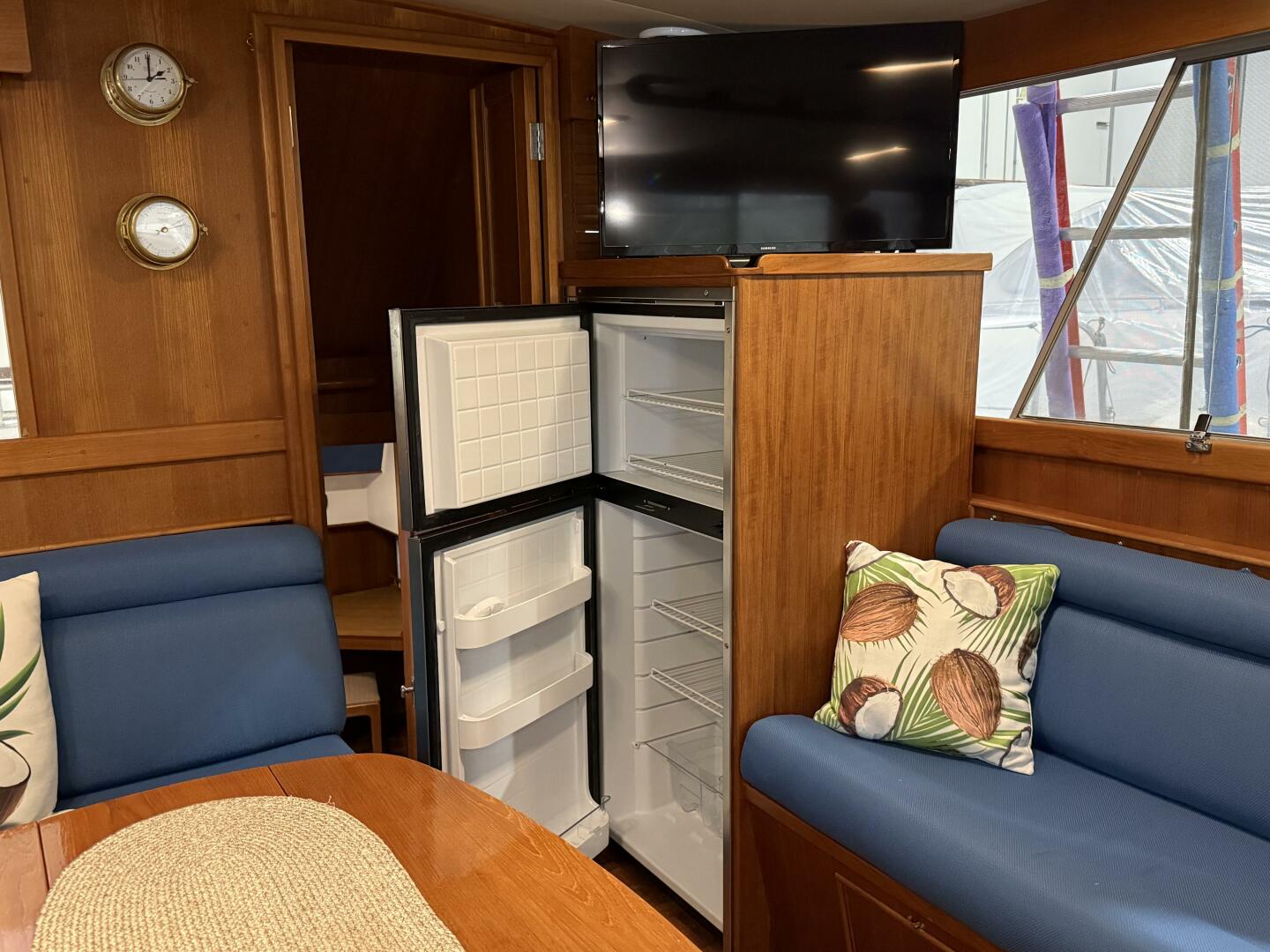 COCONUT 42ft Grand Banks Yacht For Sale COCONUT 42ft Grand Banks Yacht For Sale