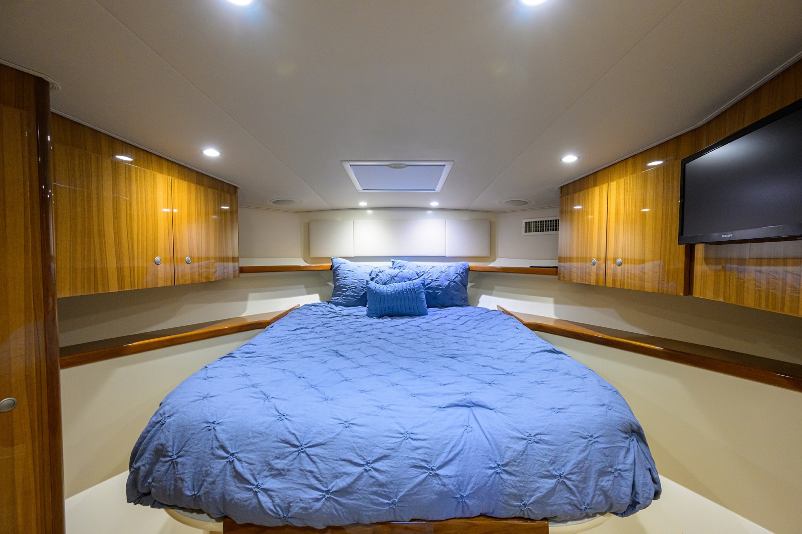 yacht-image-thumbnail