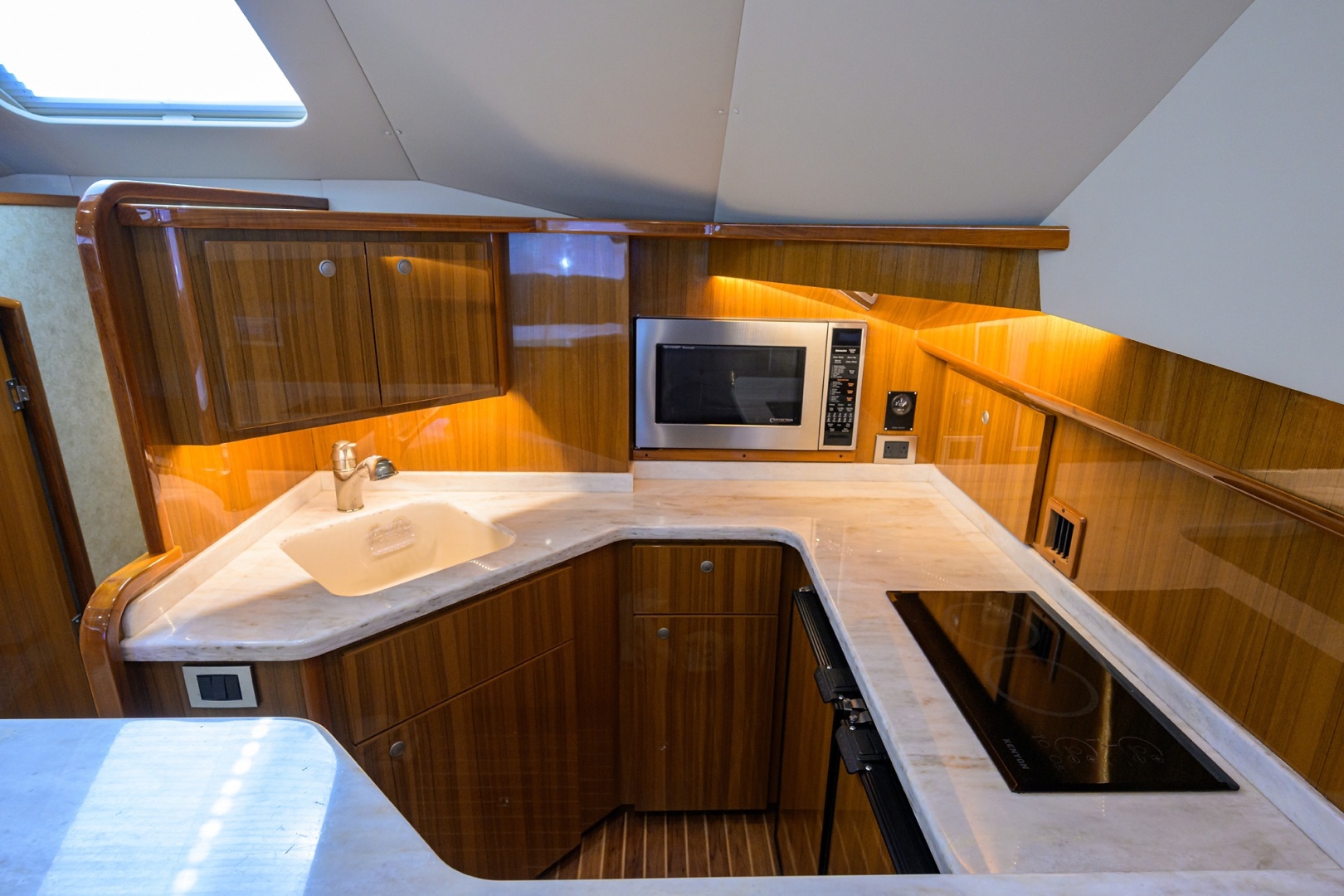 yacht-image-thumbnail
