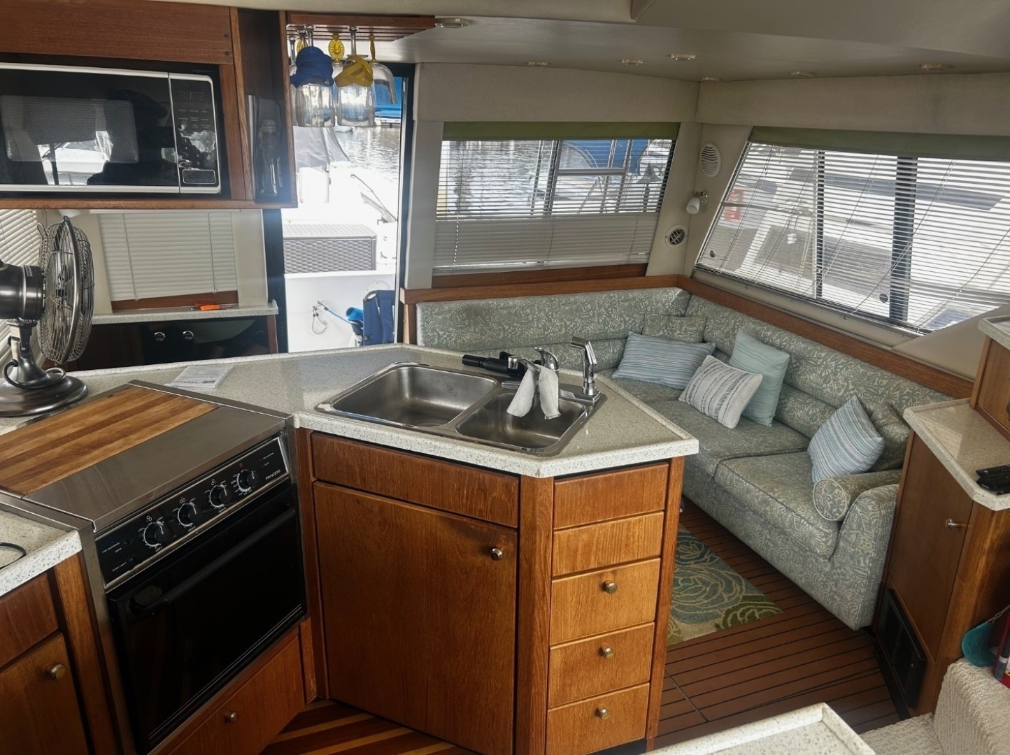 Lone Eagle 39ft Bayliner Yacht For Sale