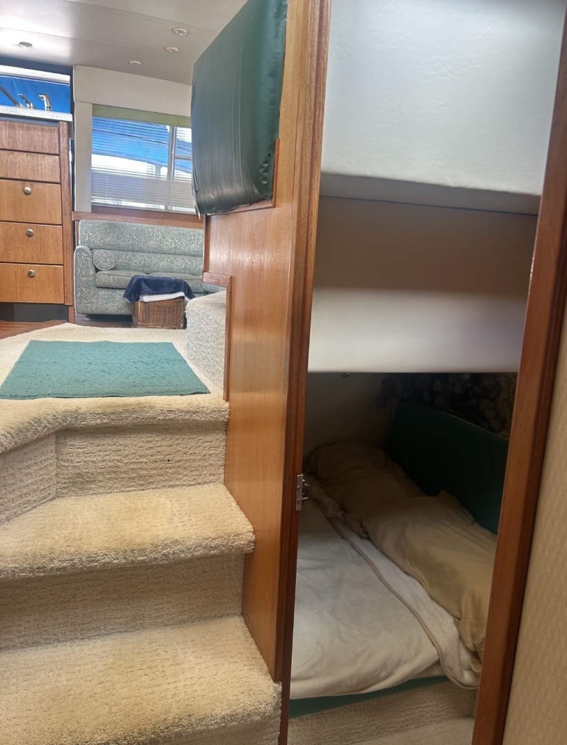 Lone Eagle 39ft Bayliner Yacht For Sale