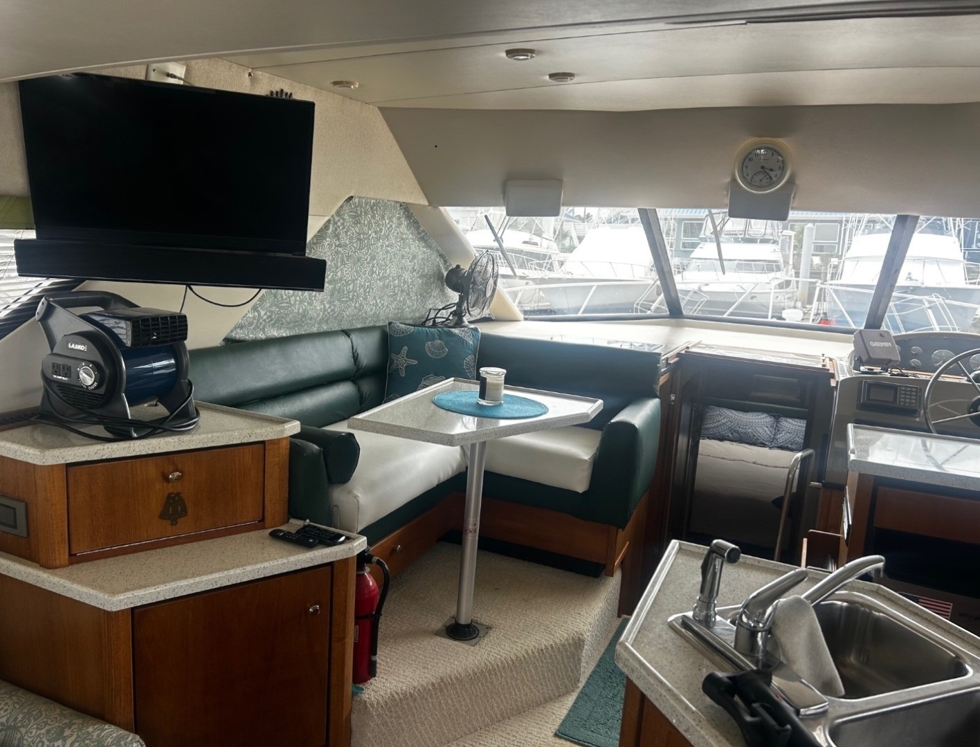 Lone Eagle 39ft Bayliner Yacht For Sale
