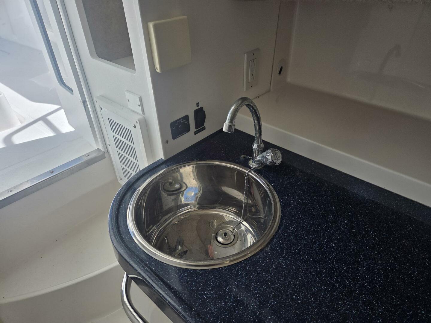 Smooth Operator 28ft True World Marine Yacht For Sale