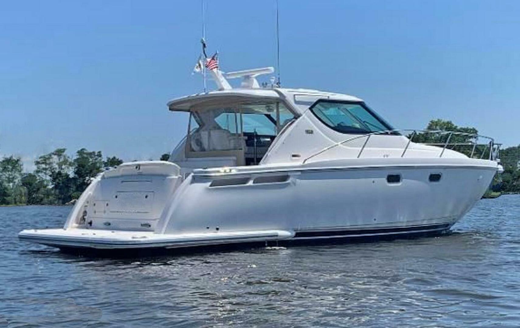2009 Tiara Yachts Sovran 4300