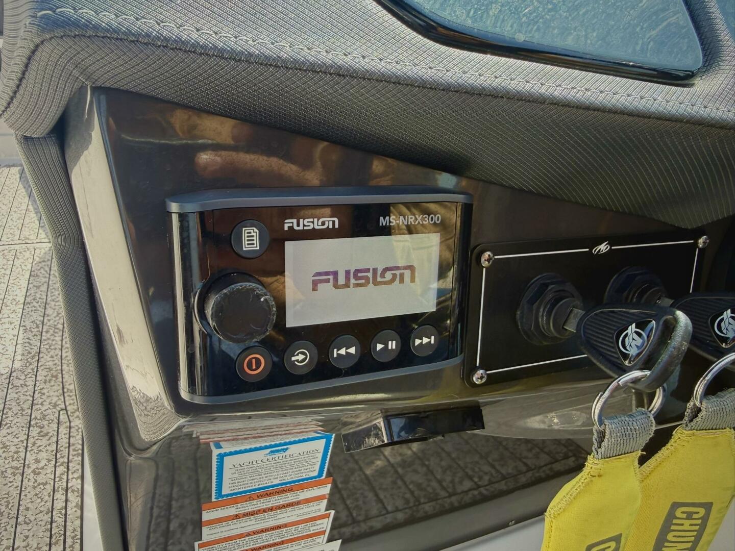 2020 Monterey 29 305SSD