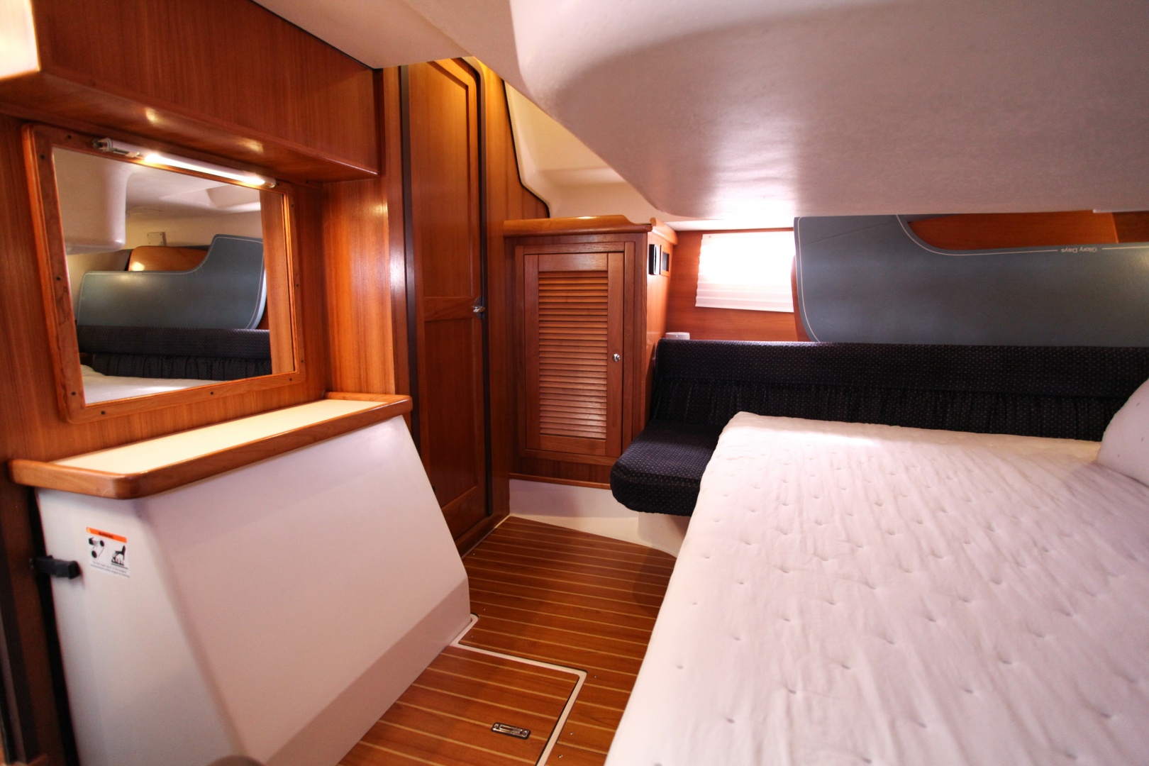 2005 Catalina 387