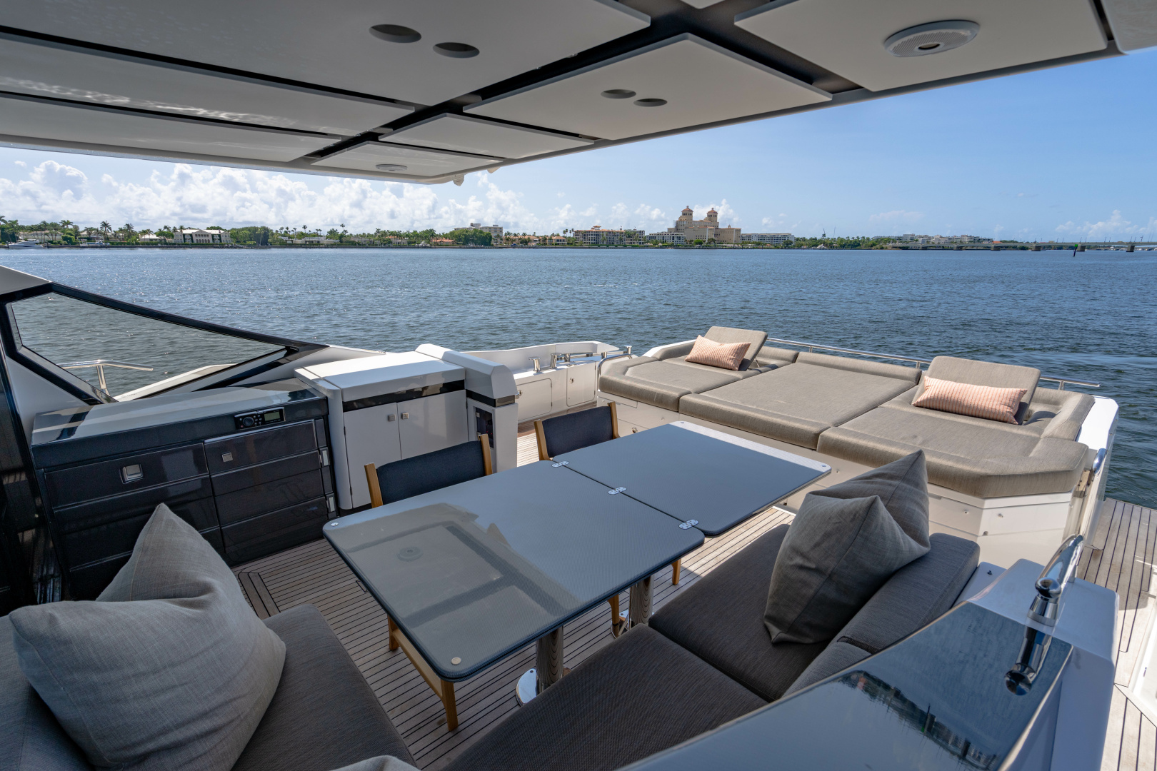 2019 Azimut S7
