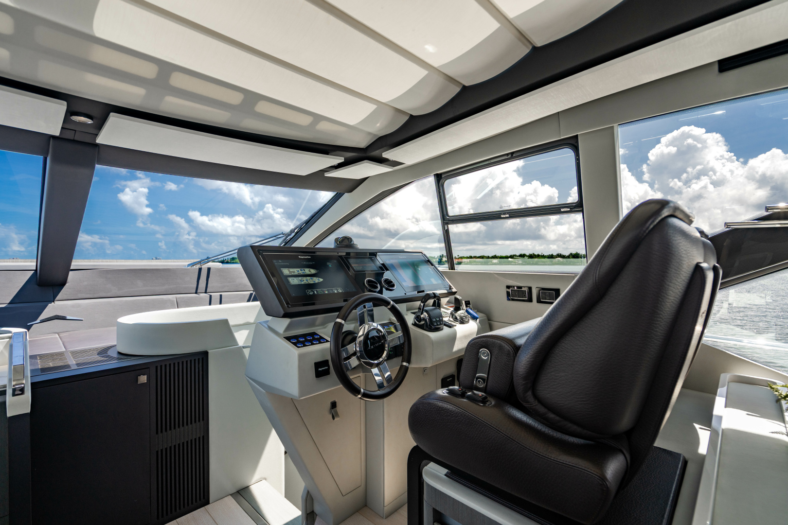 2019 Azimut S7