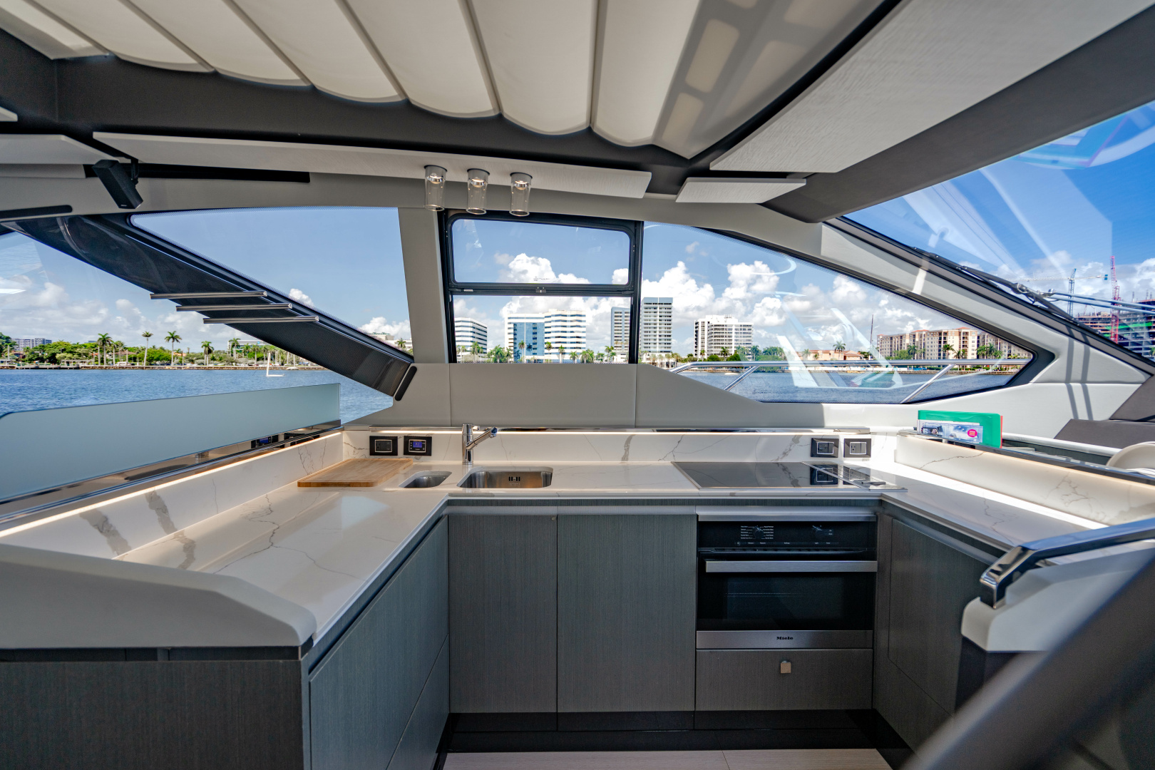2019 Azimut S7