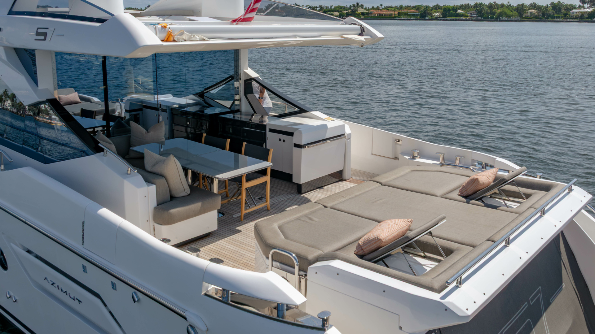 2019 Azimut S7