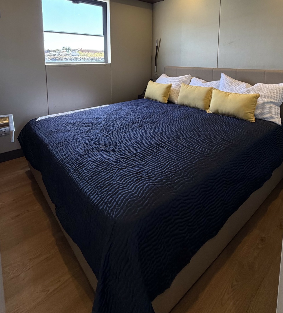 Guest Stateroom - Queen