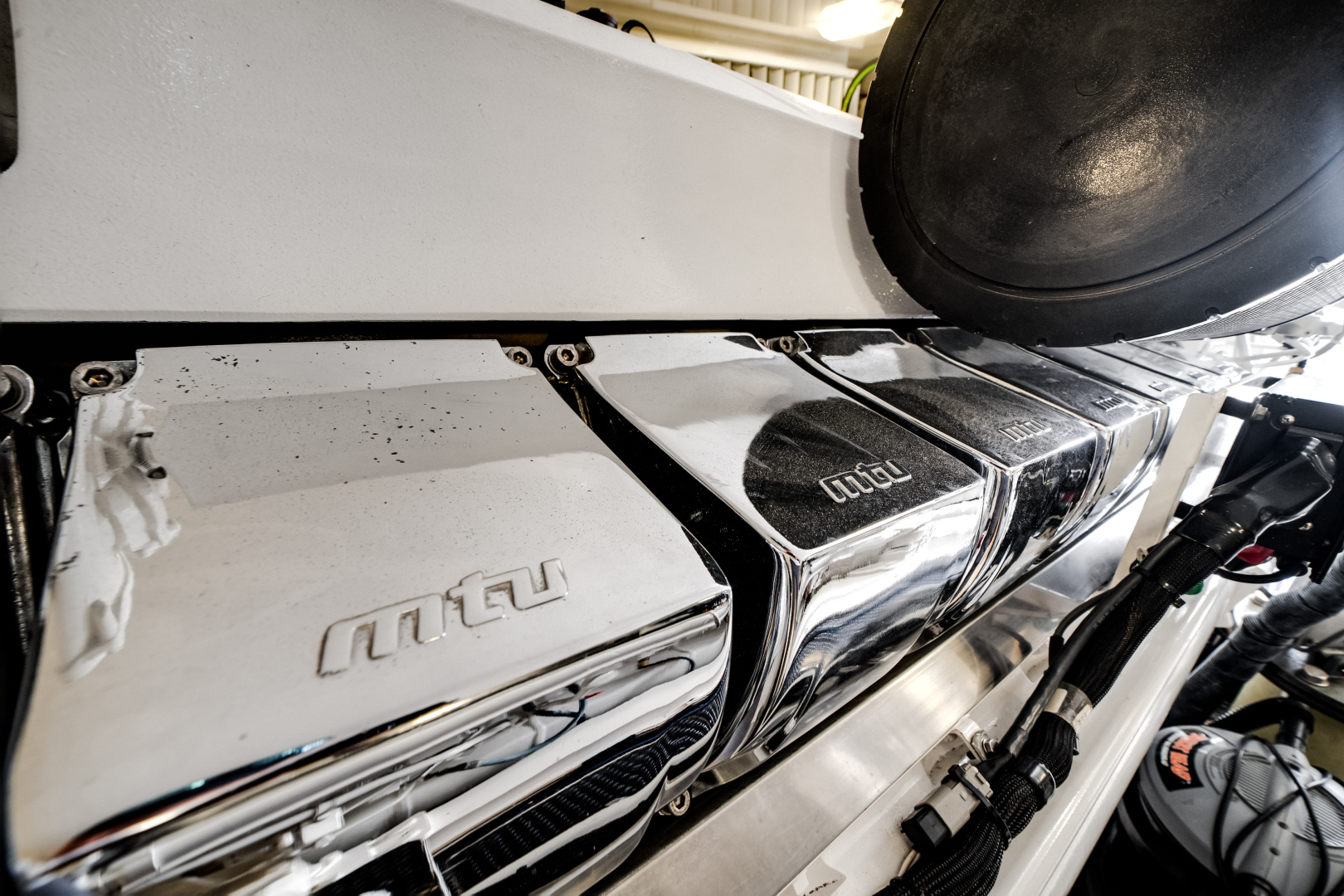 2015 Viking 70 CV ENCLOSED BRIDGE