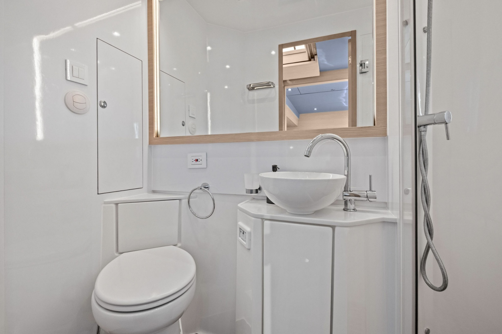 2022 54 Aquila Powercat 'Remarkable I'