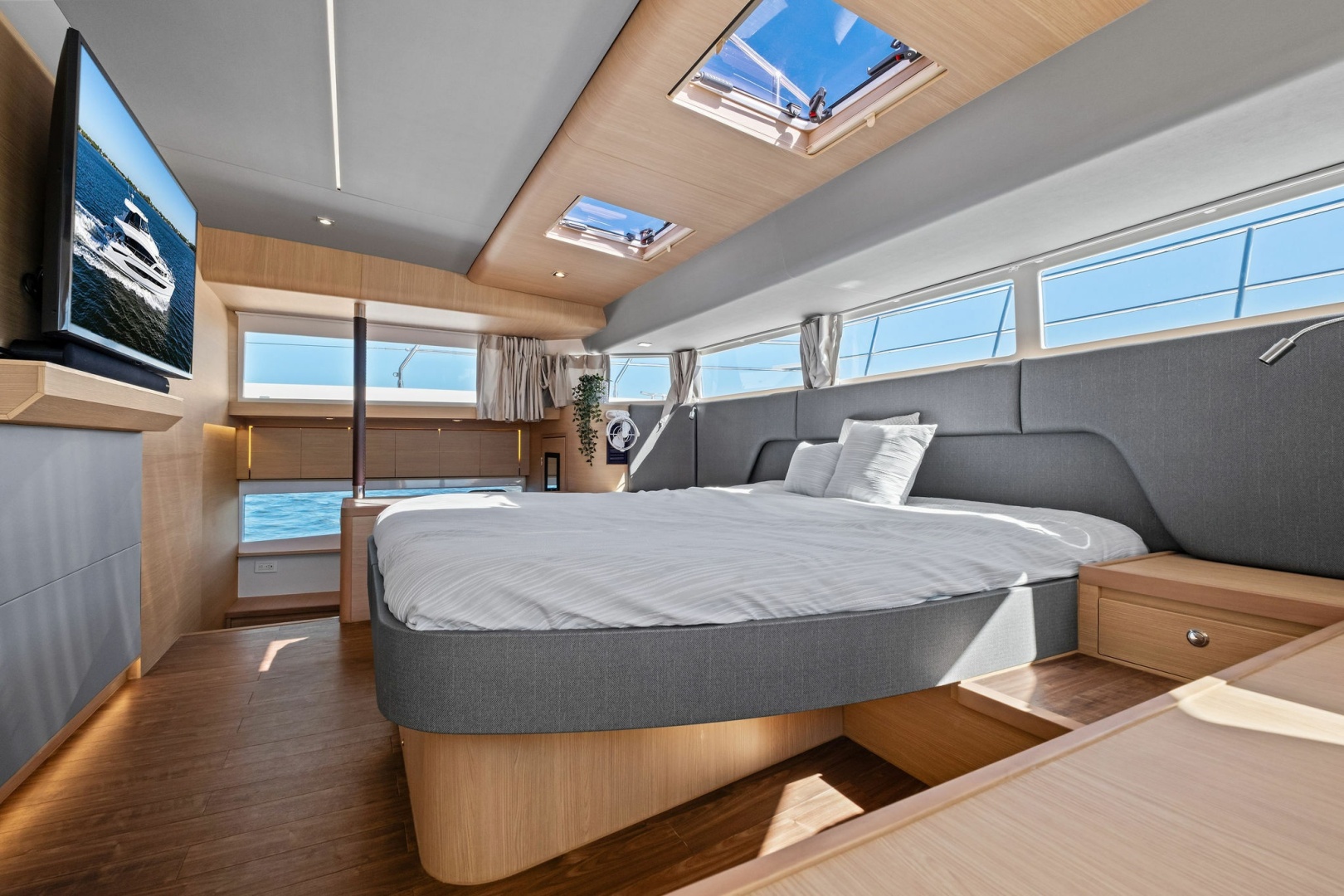 2022 54 Aquila Powercat 'Remarkable I'