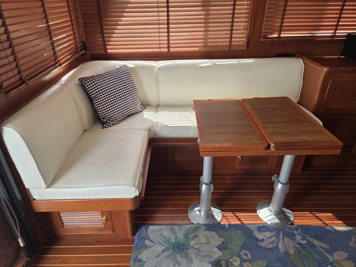 2009 Mariner Seville