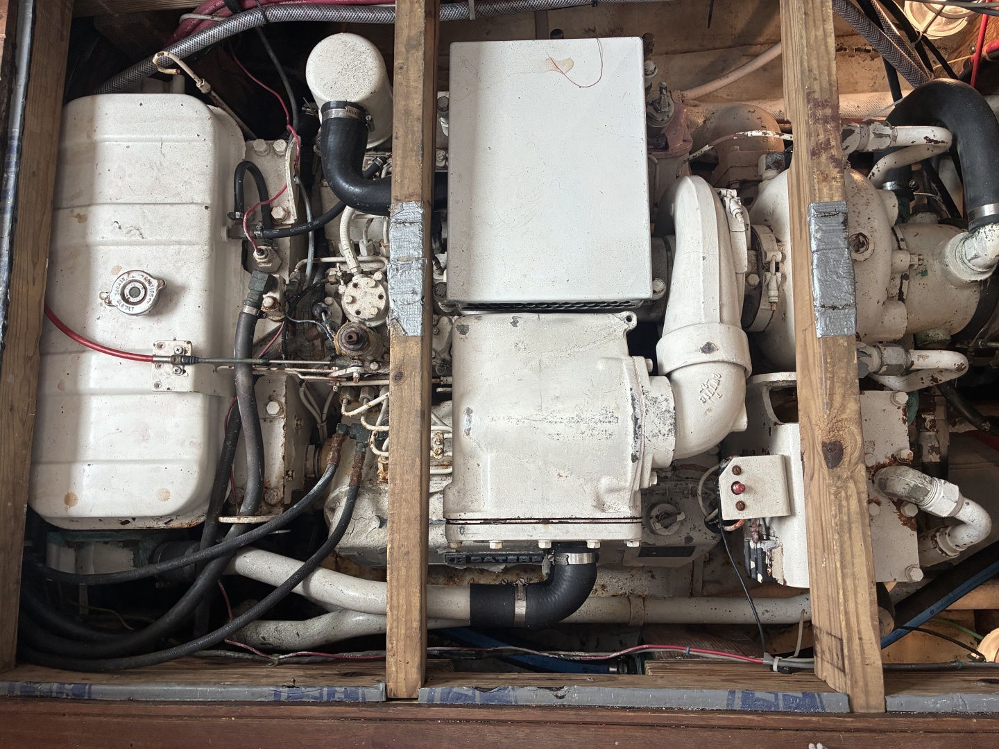 1989 Duffy 35 Flybridge - Engine