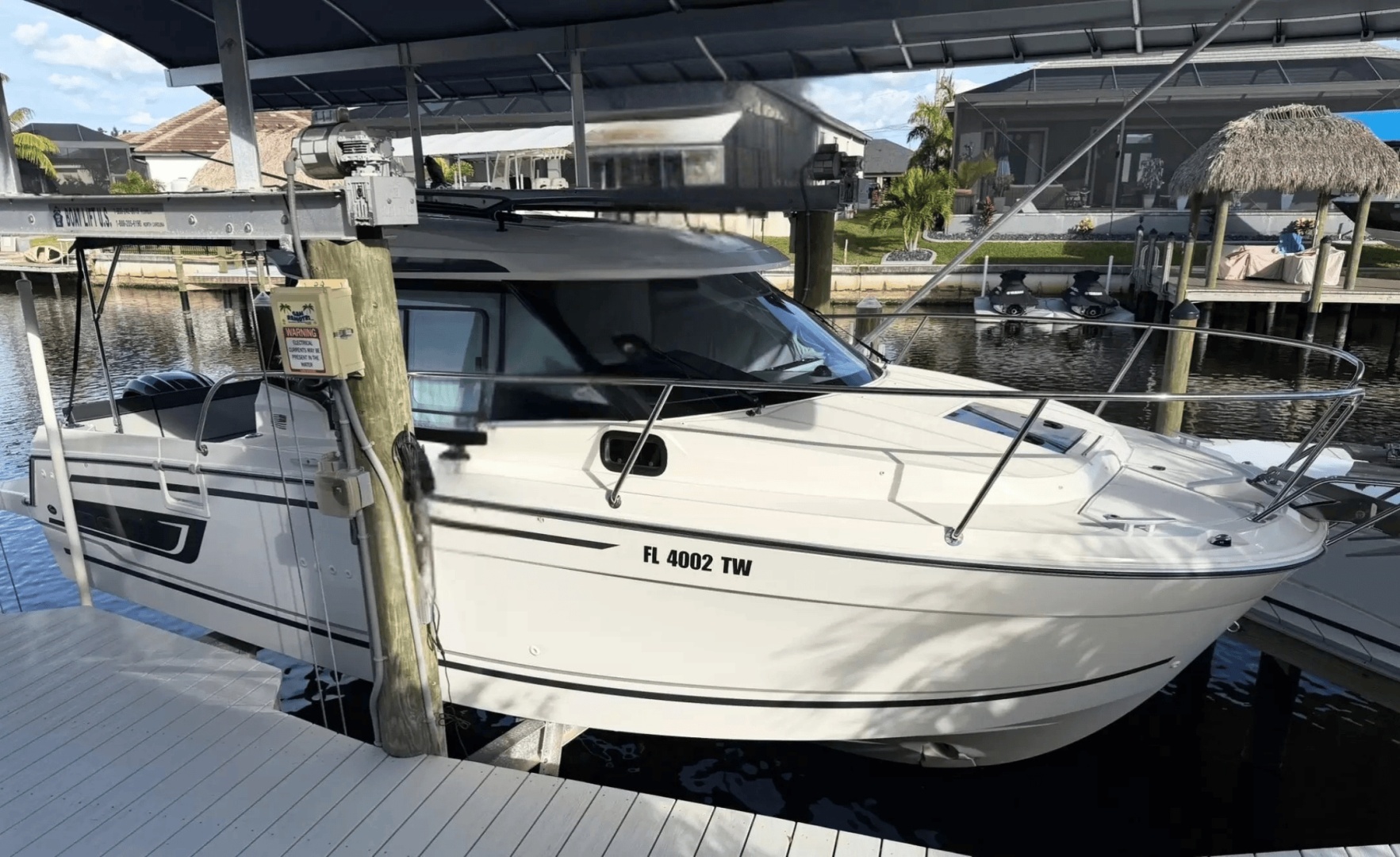 2023 Jeanneau NC-795 Coupe