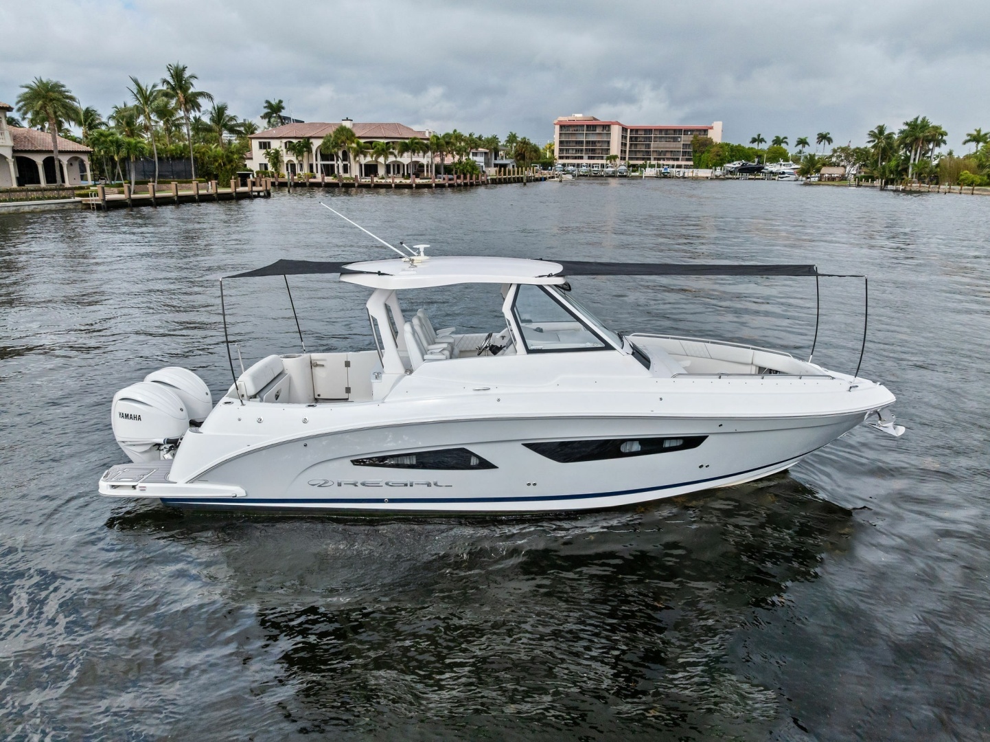 2022 Regal 33 SAV "REEL LOVE"