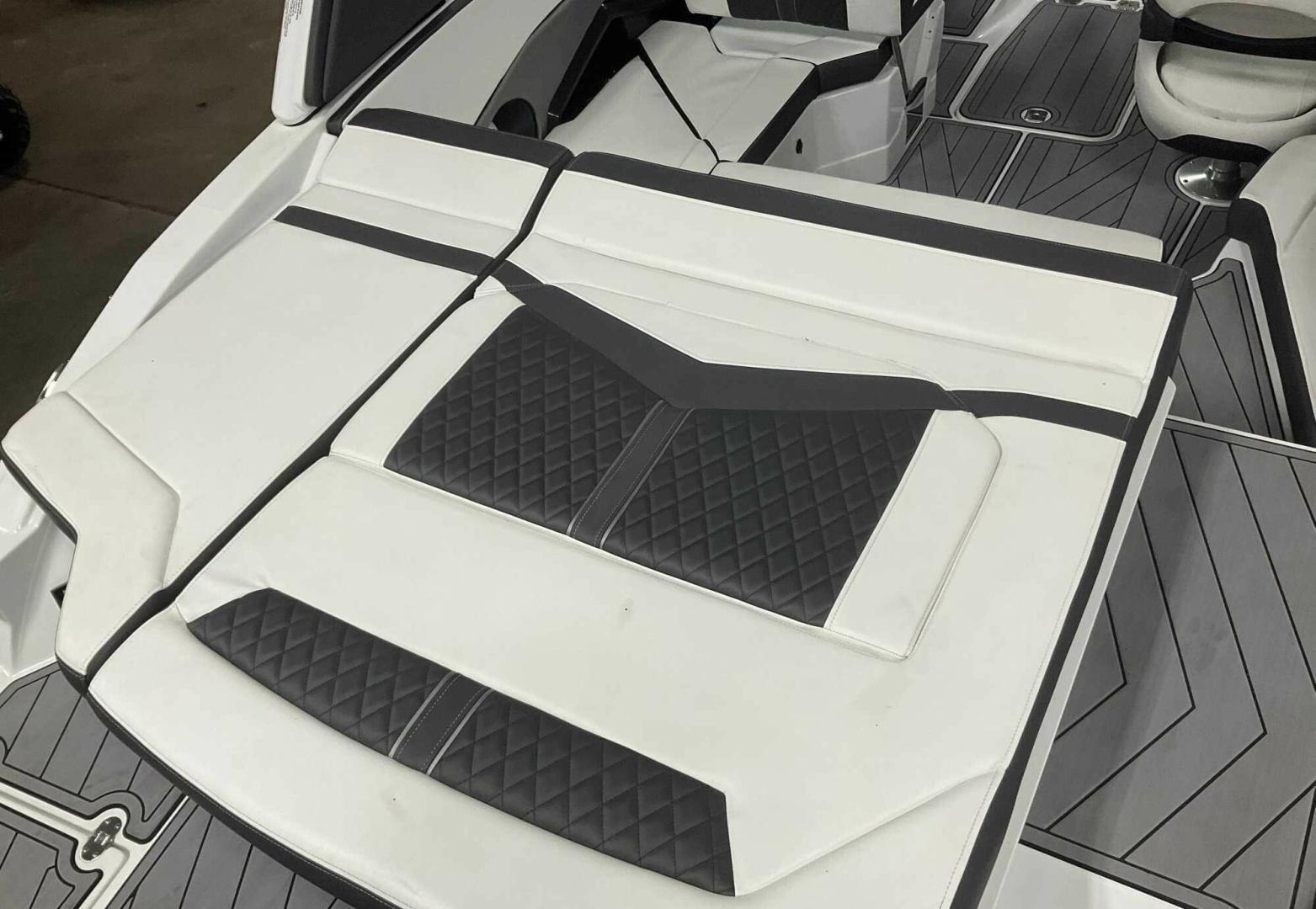 23ft Monterey Yacht For Sale