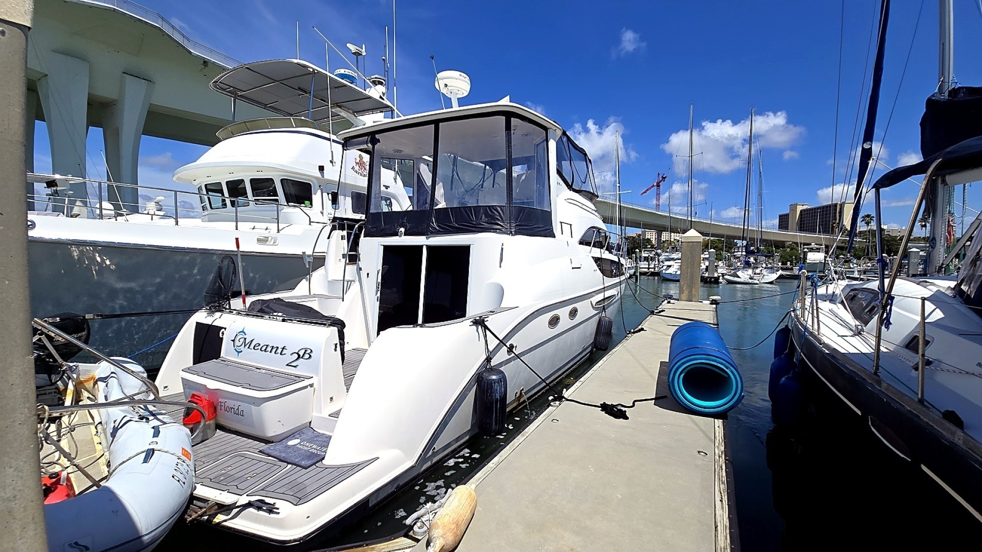2004 Meridian 459 Aft Cabin Cockpit Motor Yacht