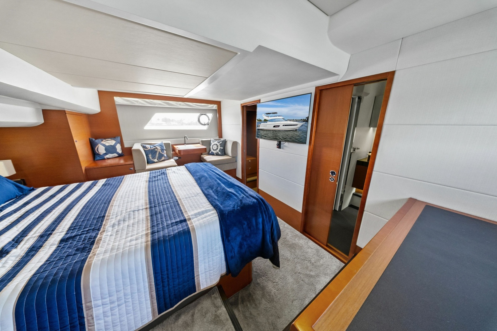 2015 Prestige 550 'Legacy'