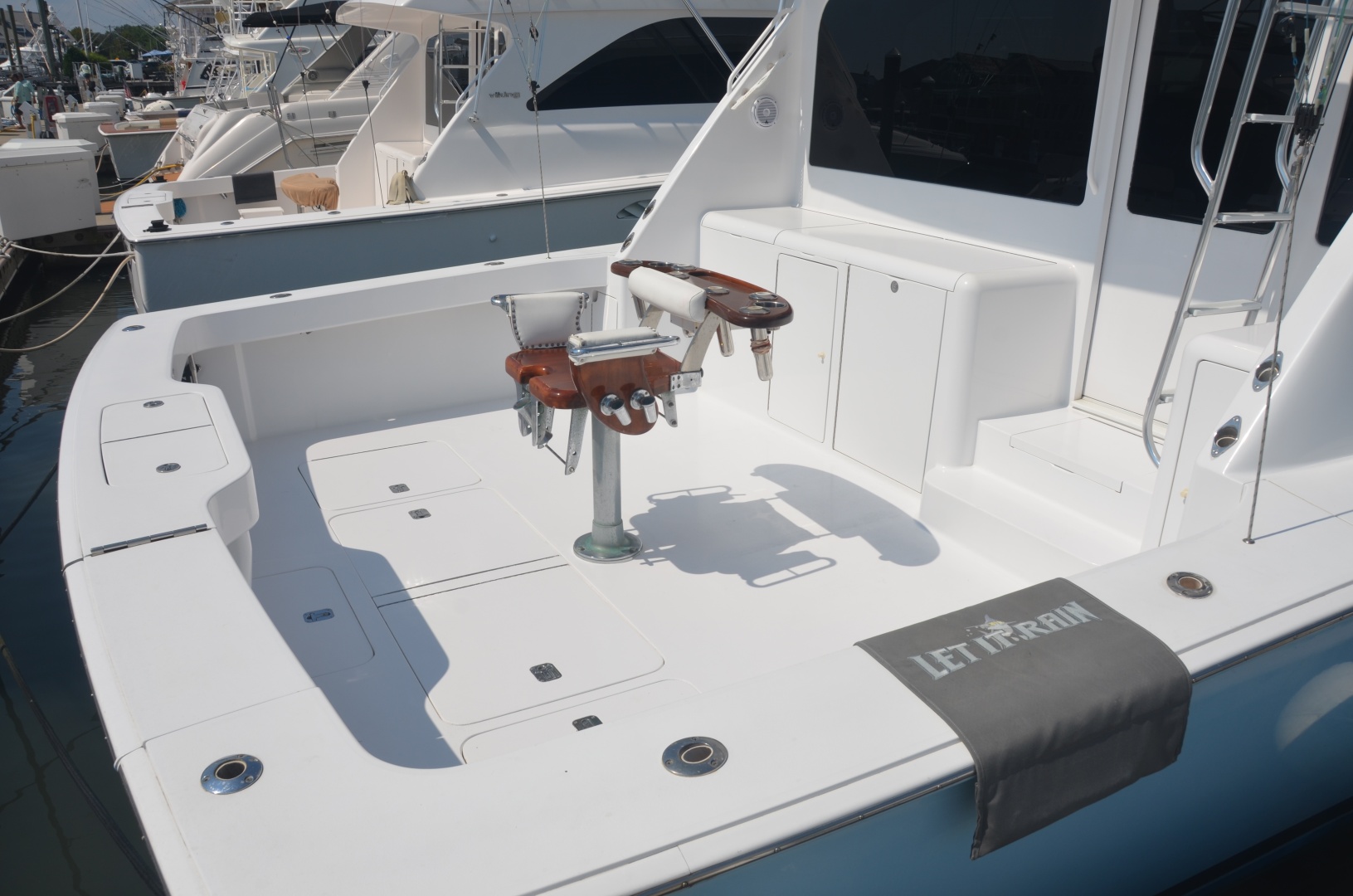 Viking 52 LET IT RAIN - Cockpit