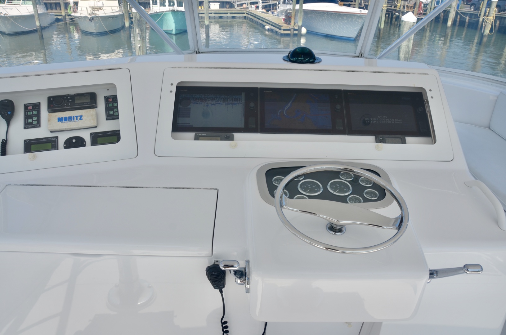 Viking 52 LET IT RAIN - Helm