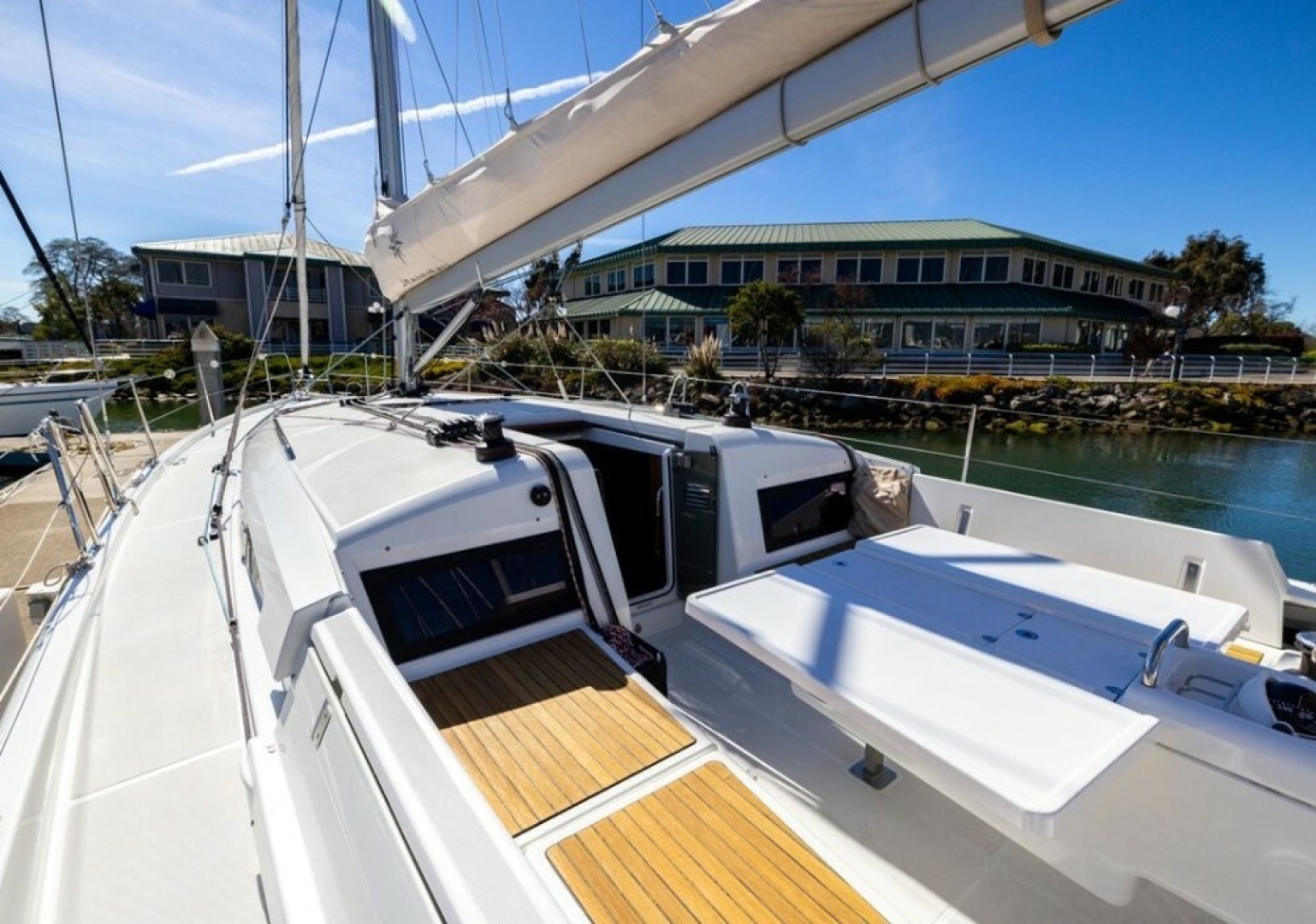Perfect Timing 44ft Jeanneau Yacht For Sale Perfect Timing 44ft Jeanneau Yacht For Sale