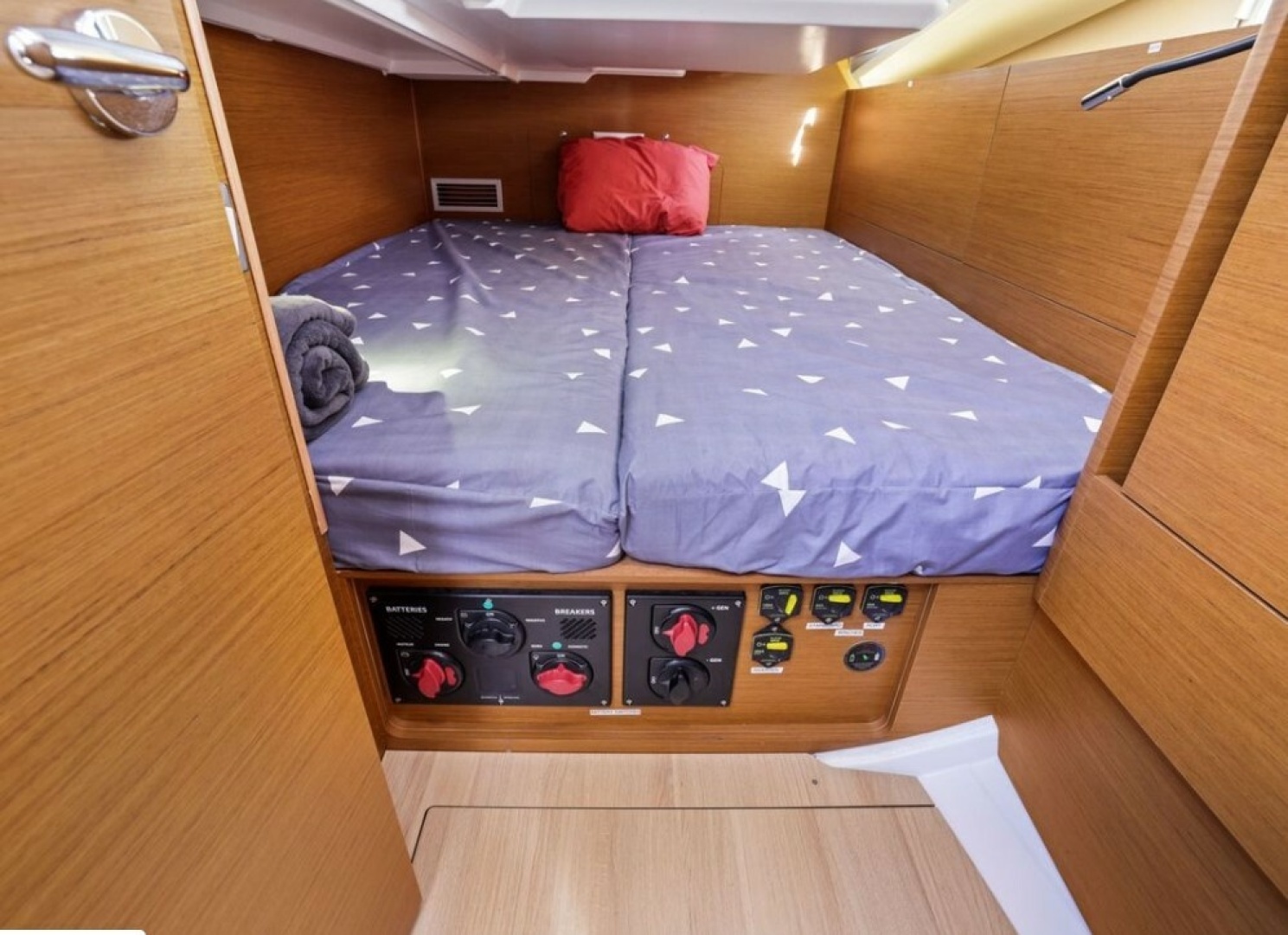 Perfect Timing 44ft Jeanneau Yacht For Sale Perfect Timing 44ft Jeanneau Yacht For Sale