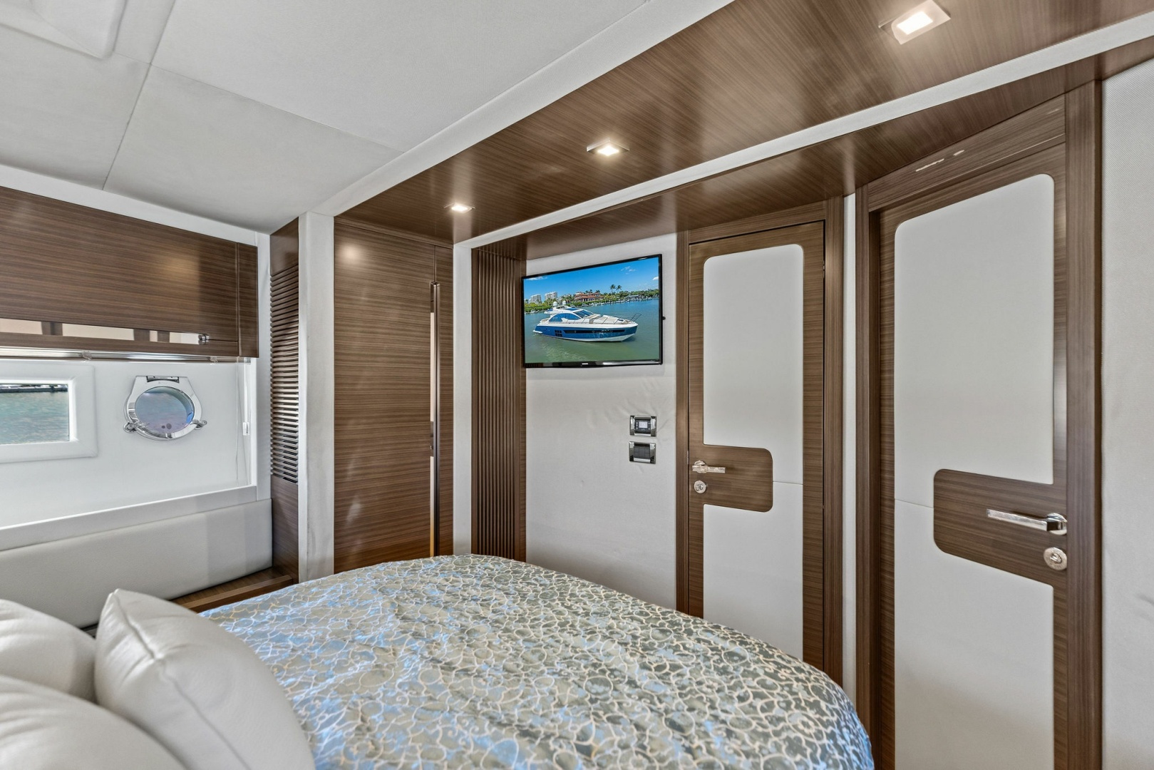 RADIO WAVES 55ft Azimut Yacht For Sale