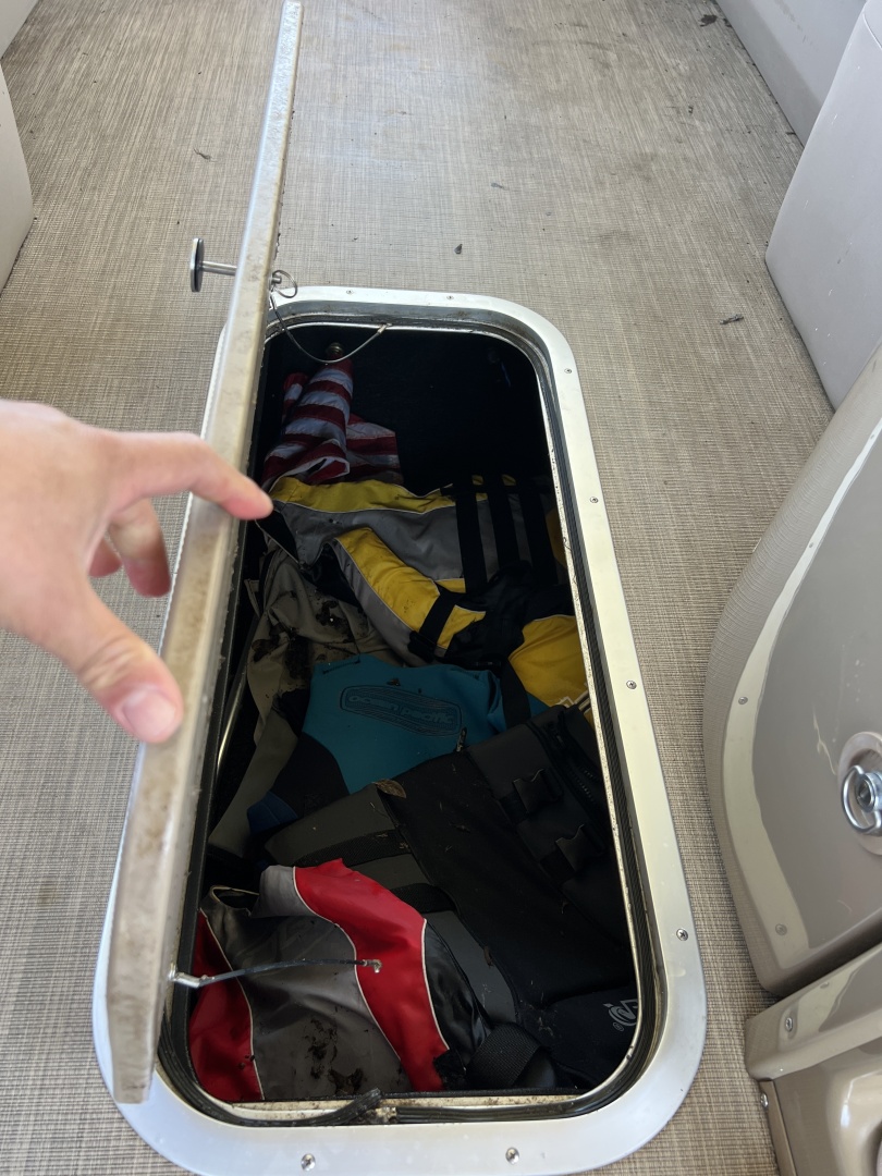 21ft Bennington Yacht For Sale