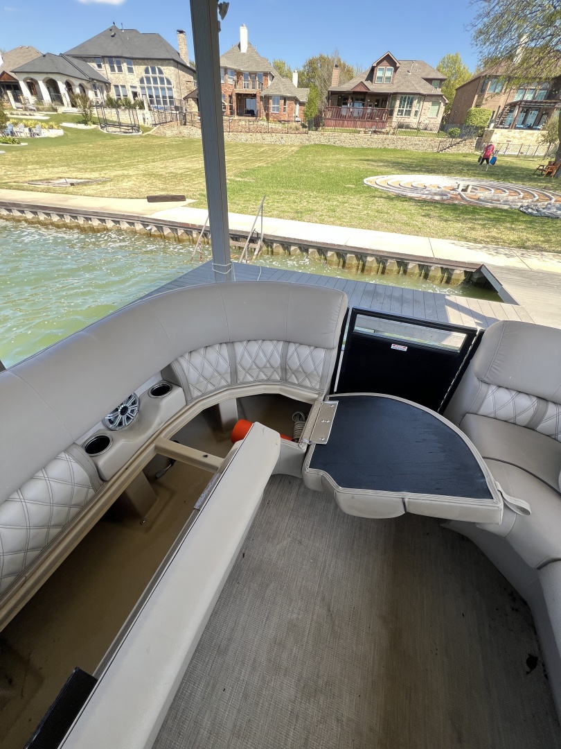 21ft Bennington Yacht For Sale