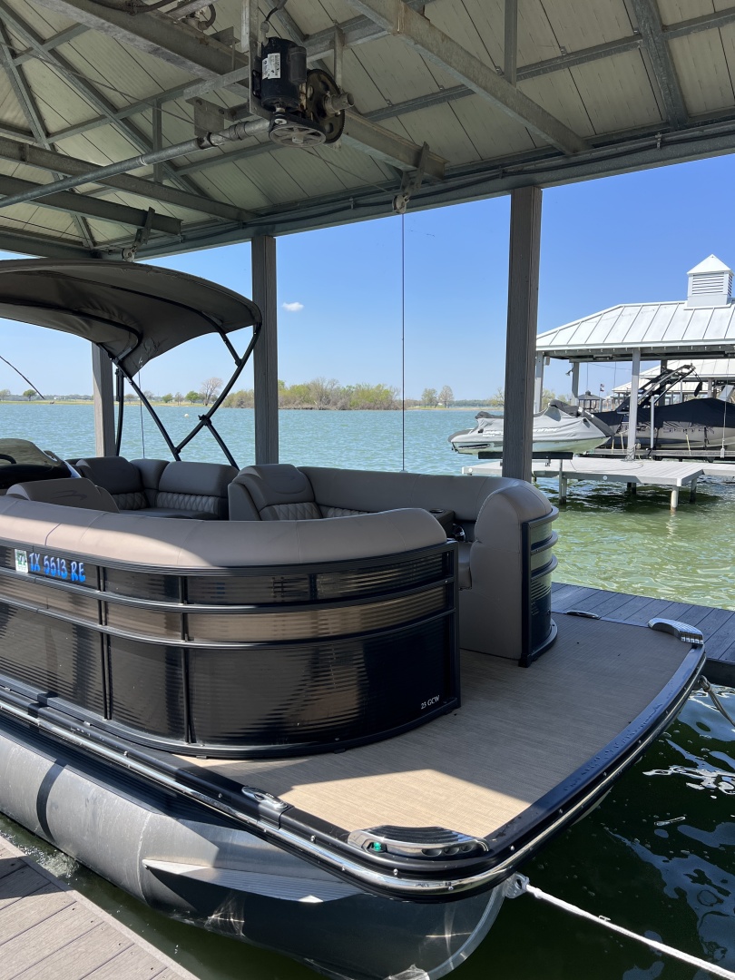 21ft Bennington Yacht For Sale