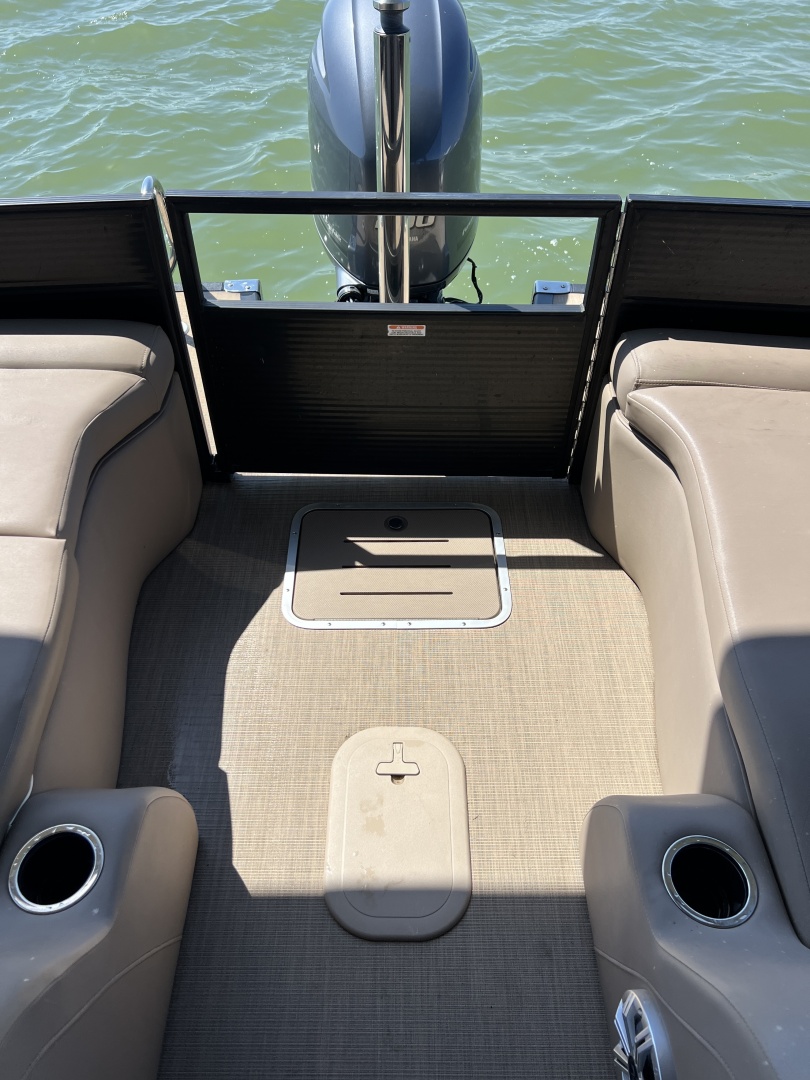 21ft Bennington Yacht For Sale