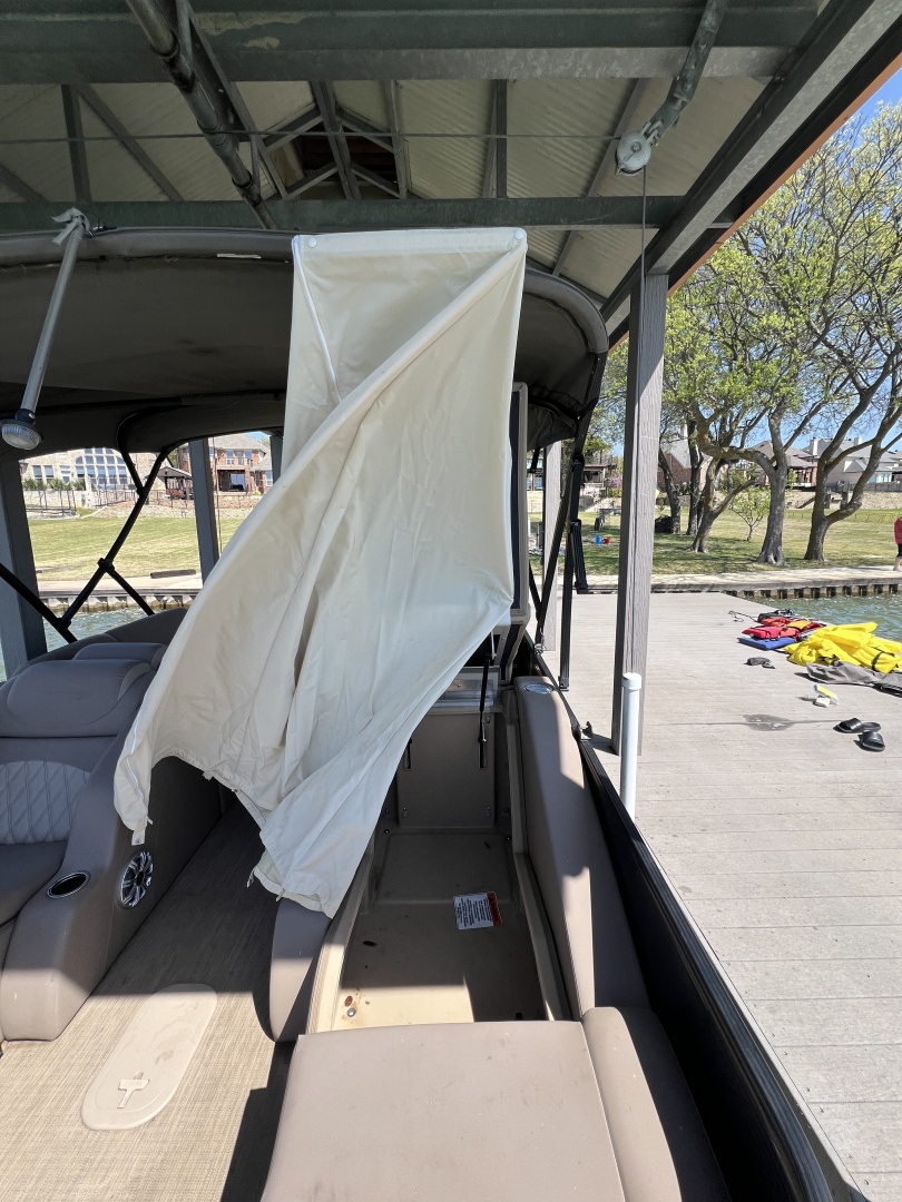 21ft Bennington Yacht For Sale