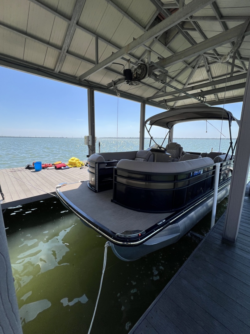 21ft Bennington Yacht For Sale