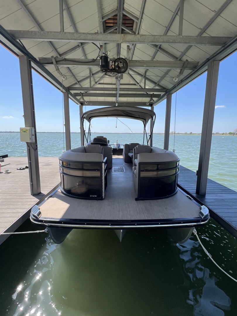 21ft Bennington Yacht For Sale