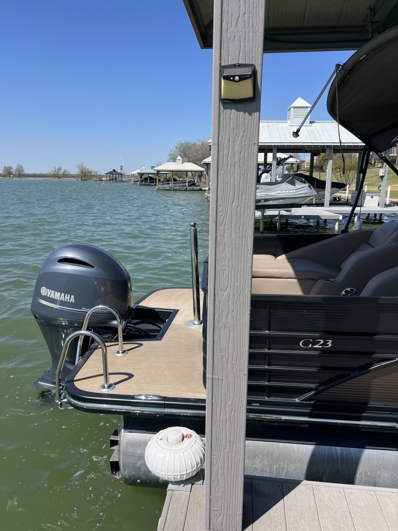 21ft Bennington Yacht For Sale