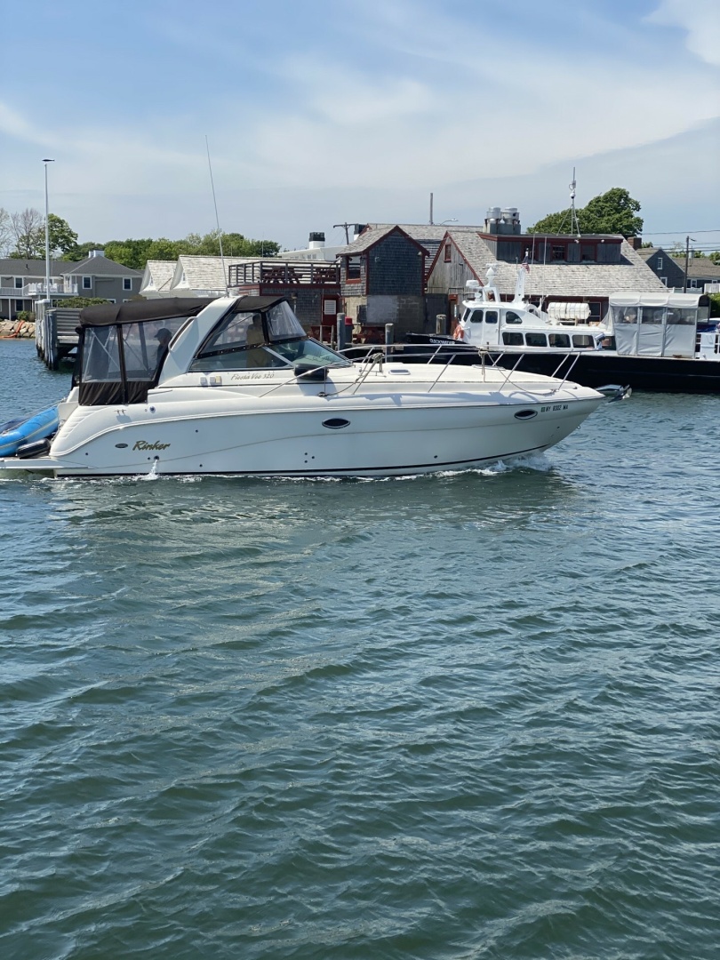 2005 Rinker Fiesta Vee 32