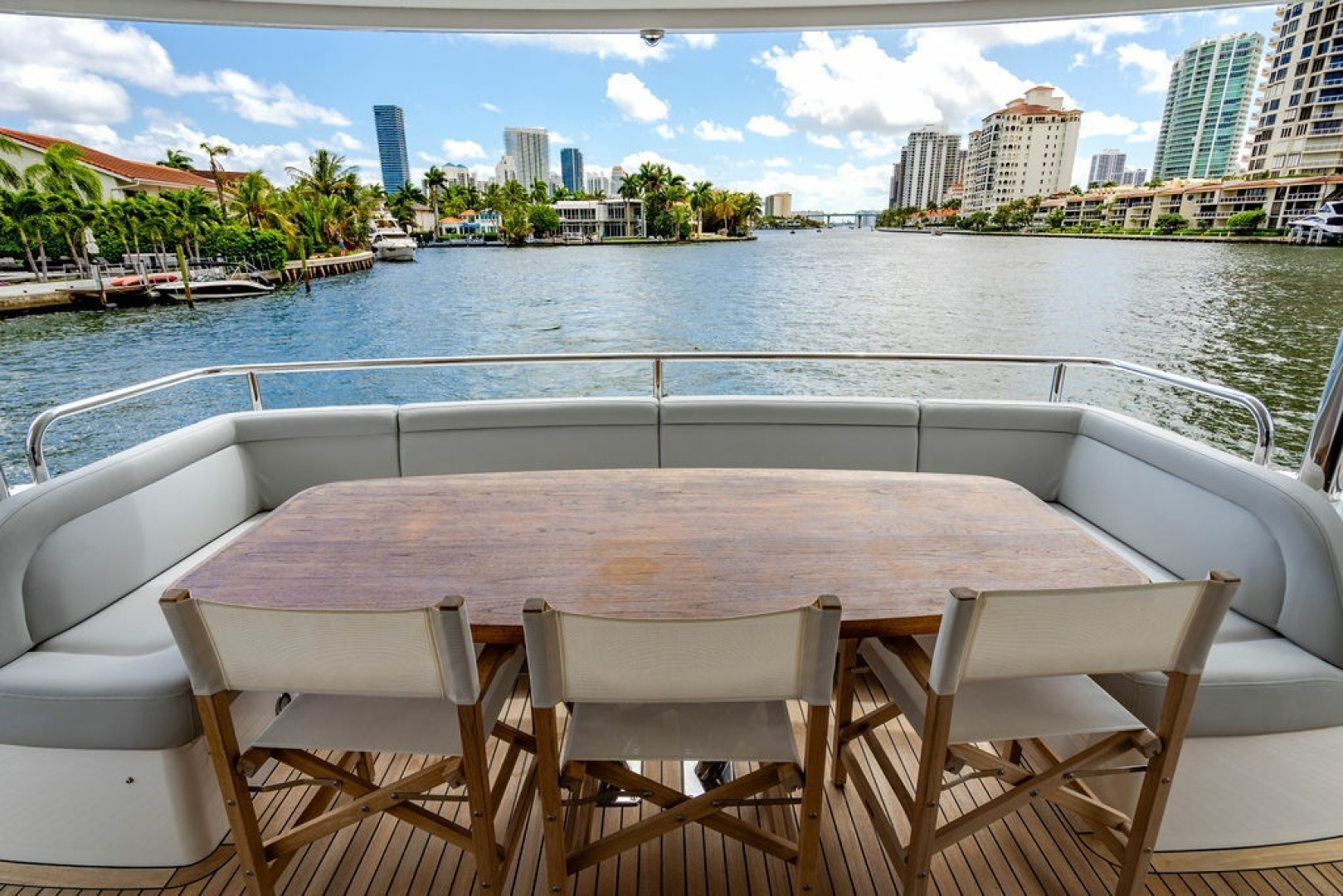 2019 Sunseeker 95 Motor Yacht
