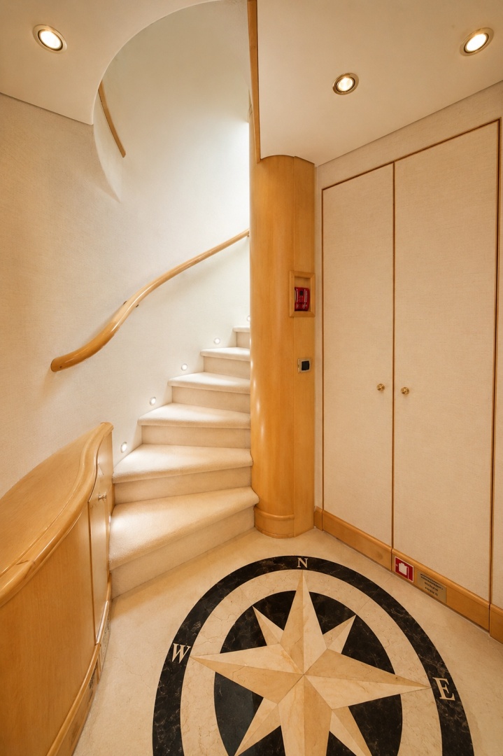 FAVOR 127ft Crescent Yacht For Sale