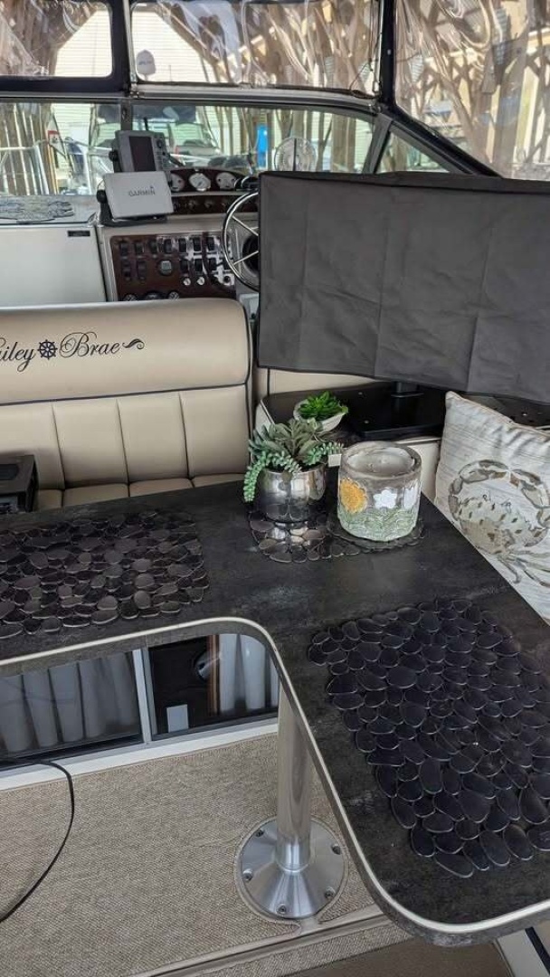 32ft Maxum Yacht For Sale