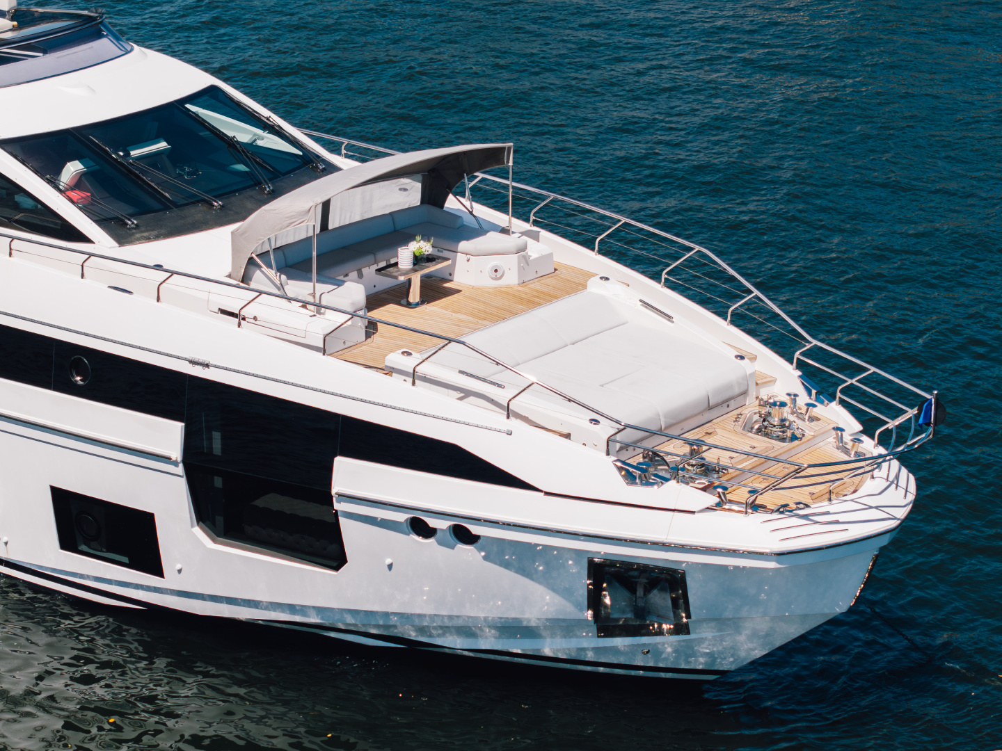 87ft Azimut Yacht For Sale